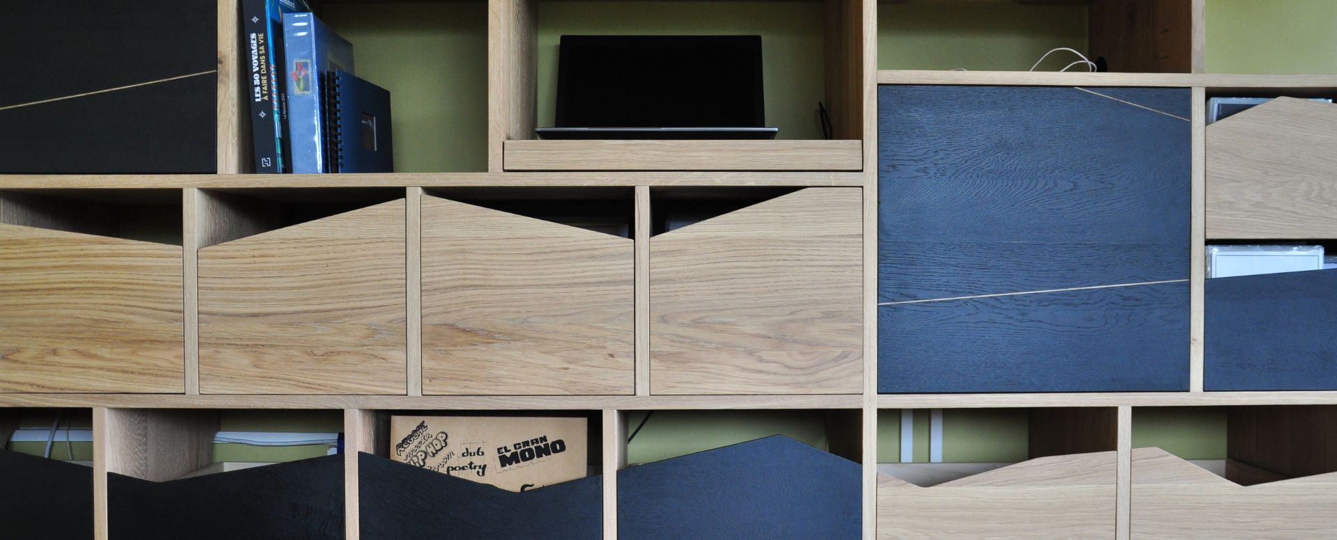 agencement intérieur détail bibliothèque sur mesure