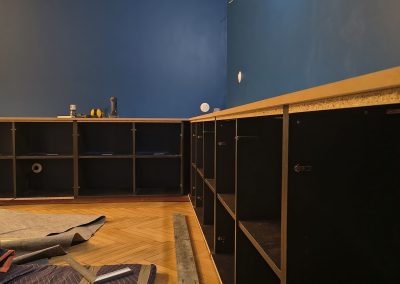 Bibliothèque avec échelle début chantier