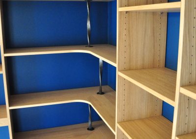 Bibliothèque avec échelle détail rail echelle