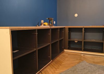 Bibliothèque avec échelle début chantier